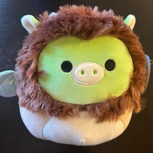 SquishMallows Desmund in a Griffin Costume